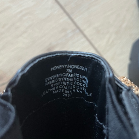 Madden Girl Honeyy Chelsea boots size 7 - Picture 4 of 7